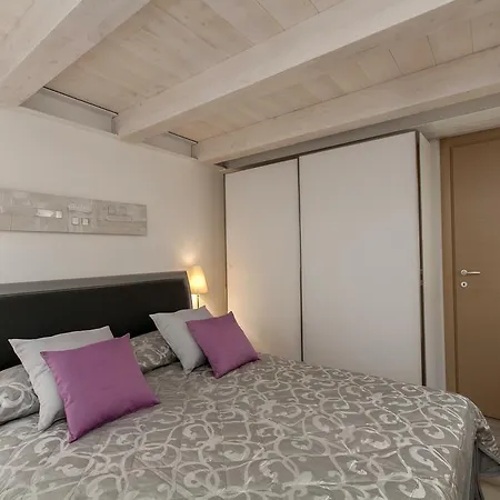 Tiziano Apartment *