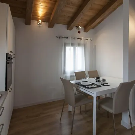 Residenza Tiziano Apartamento *